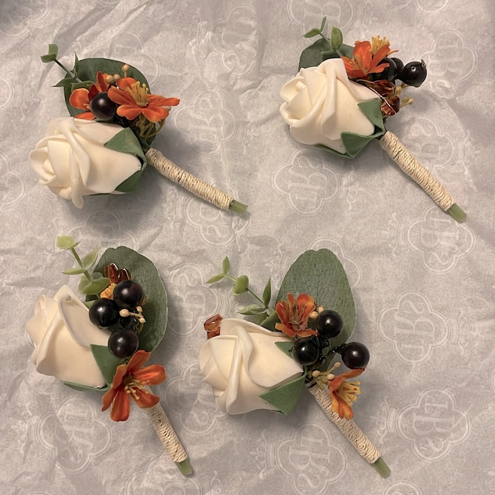 Ling's Moment Boutonniere for Men, 4 pc